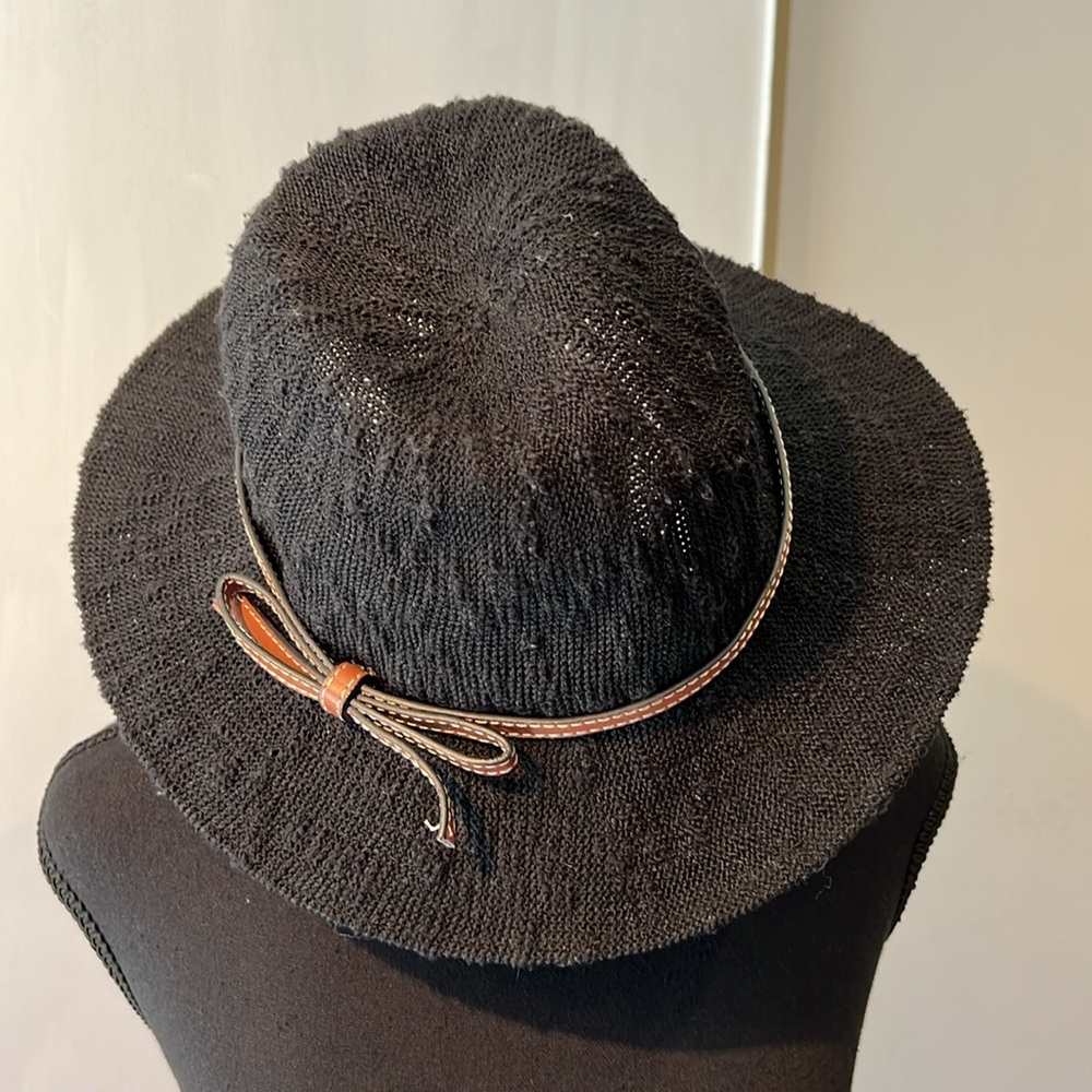 Beautiful Hat - Picture 2 of 5